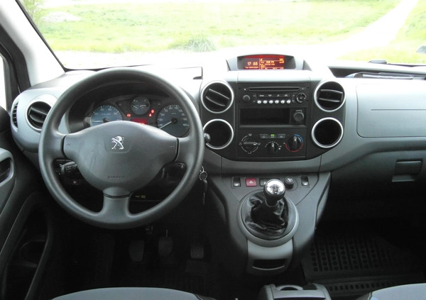 Peugeot Partner cena 48000 przebieg: 114000, rok produkcji 2016 z Kraków małe 667